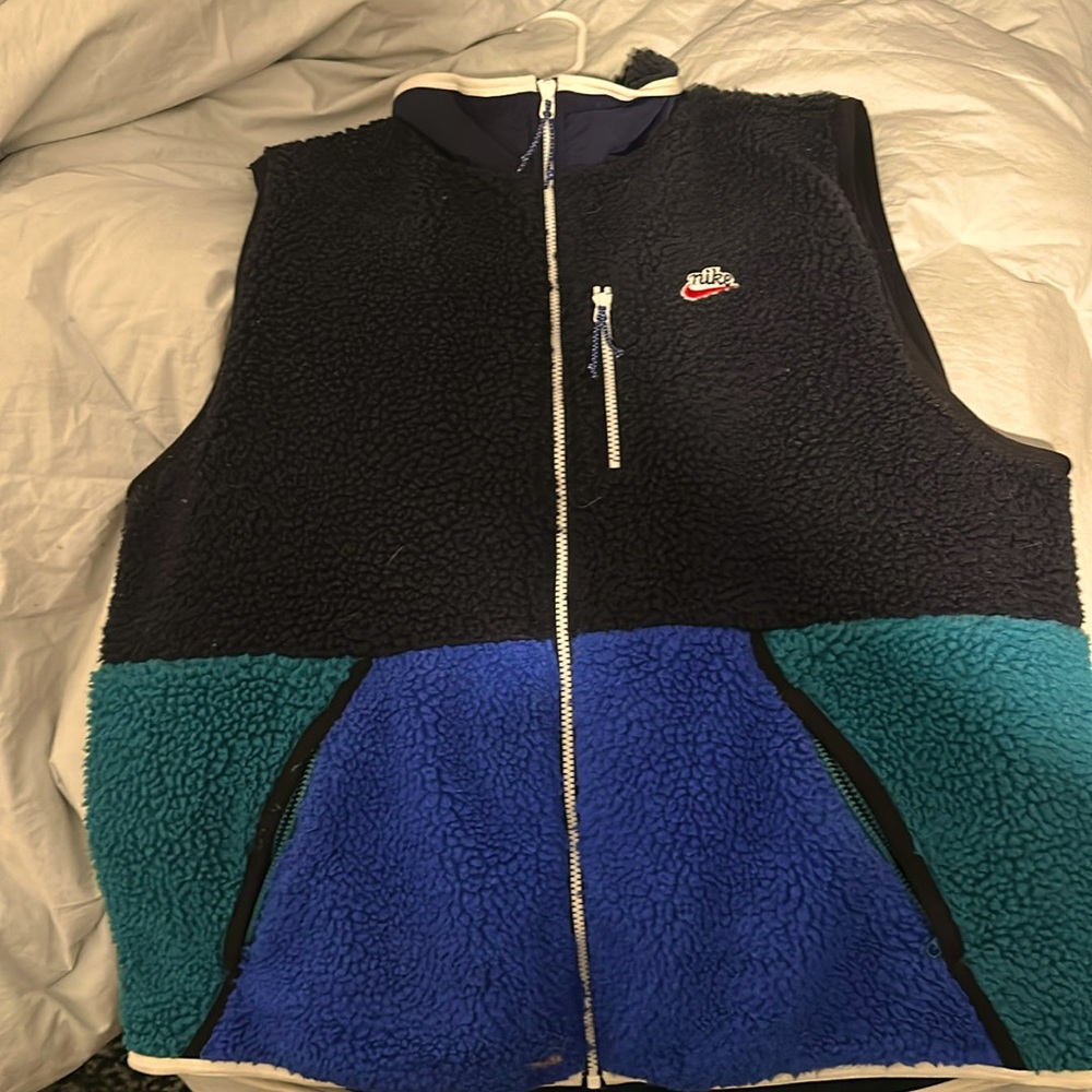 Nike vest